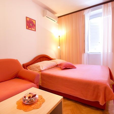 Apartment And Room Daria Vis Island ภายนอก รูปภาพ