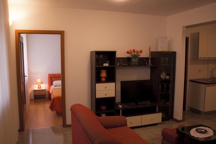 Apartment And Room Daria Vis Island ภายนอก รูปภาพ