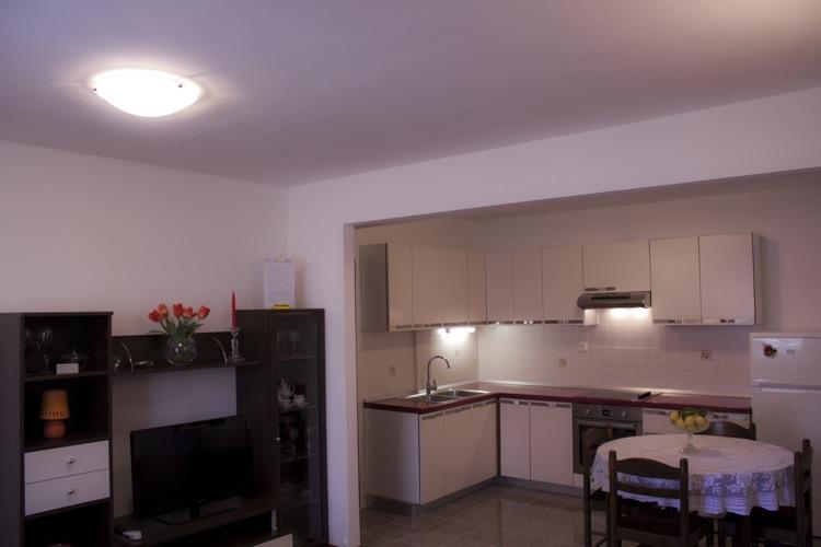Apartment And Room Daria Vis Island ภายนอก รูปภาพ