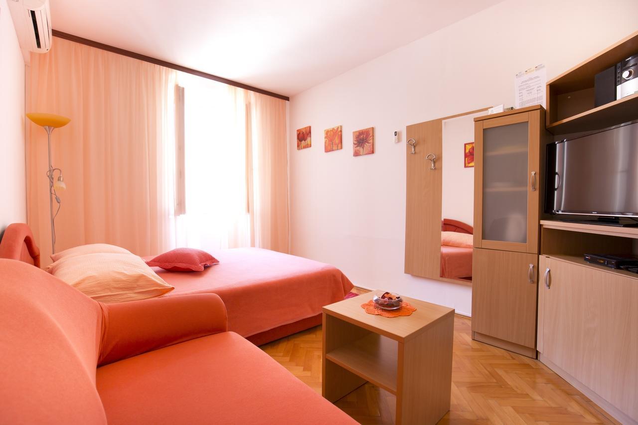 Apartment And Room Daria Vis Island ภายนอก รูปภาพ